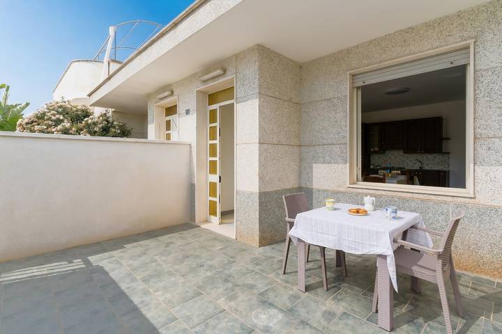 Location de vacances pour 4 personnes, avec jardin et balcon, animaux acceptés à Sant'Isidoro - 2