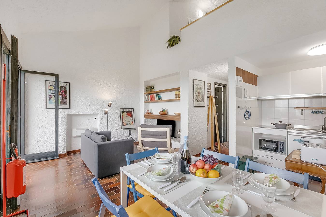 Charming 2-Bedroom Apartment with Pool, Near Lake Maggiore in Vezzo (Gignese), Comune di Gignese