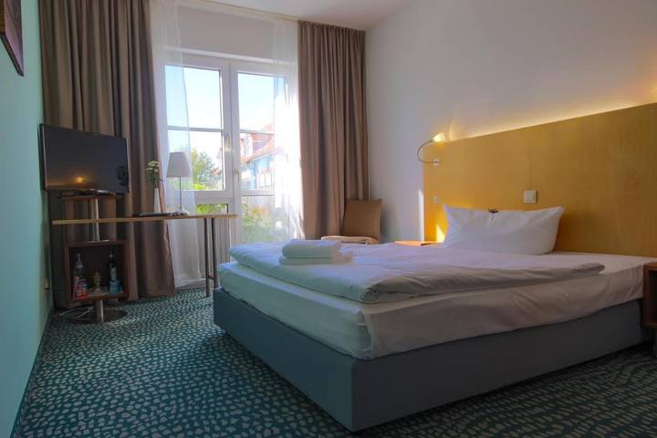 Hotel für 3 Personen, mit Terrasse in Merseburg - 4