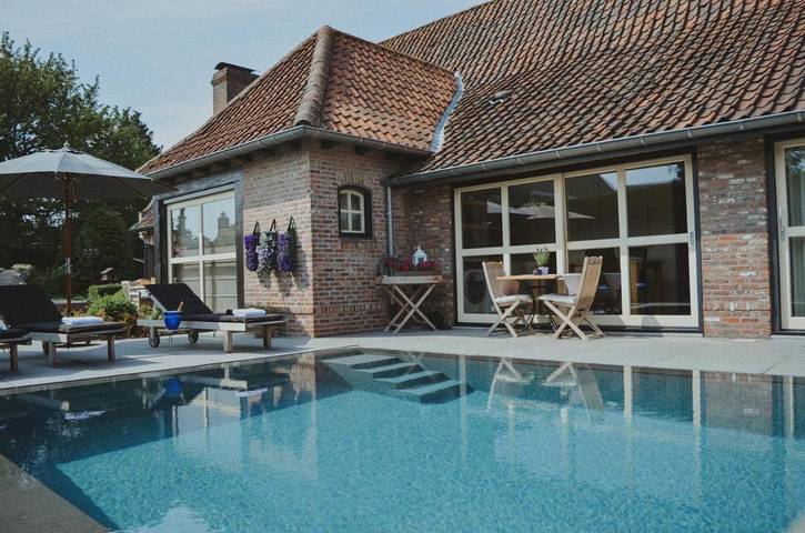 Chambre d’hôte pour 2 personnes, avec vue ainsi que jardin et piscine à Deerlijk