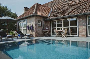 Chambre d’hôte pour 2 personnes, avec jardin ainsi que vue et piscine à Deerlijk