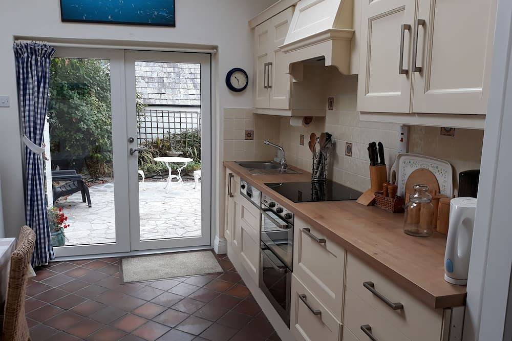Marian Cottage. Fully restored 19c cottage. Sleeps 3. Parking.  Kinsale in Kinsale, Munster