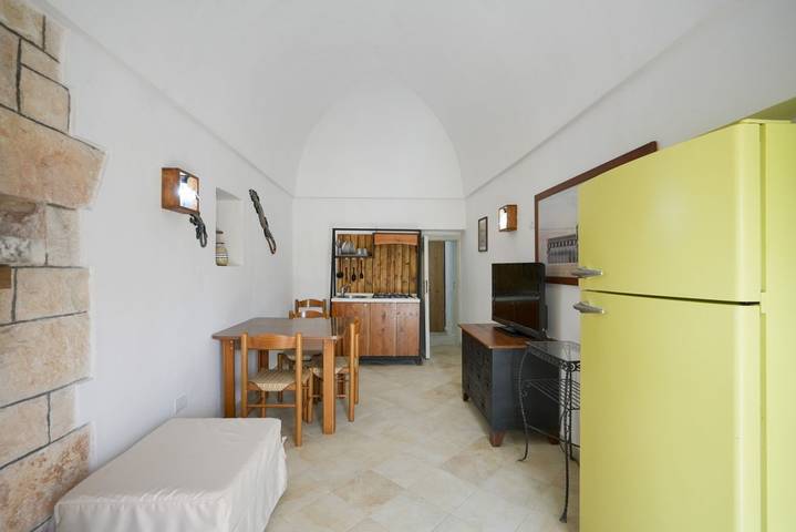 Ganze Wohnung, Ferienwohnung für 2 Personen mit Garten in Locorotondo, Tarent Provinz