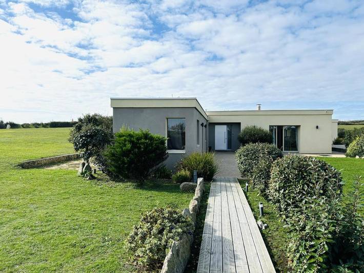 Location de vacances pour 13 personnes, avec jardin ainsi que jacuzzi et terrasse dans Plage de Port Blanc-Kerroch - 2