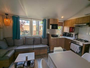 Camping pour 6 personnes, avec jacuzzi et jardin ainsi que piscine et terrasse dans Claouey