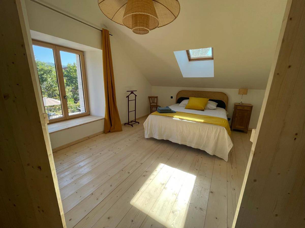 Maison près de la rivière in Arbois (homonymie), Jura Francais
