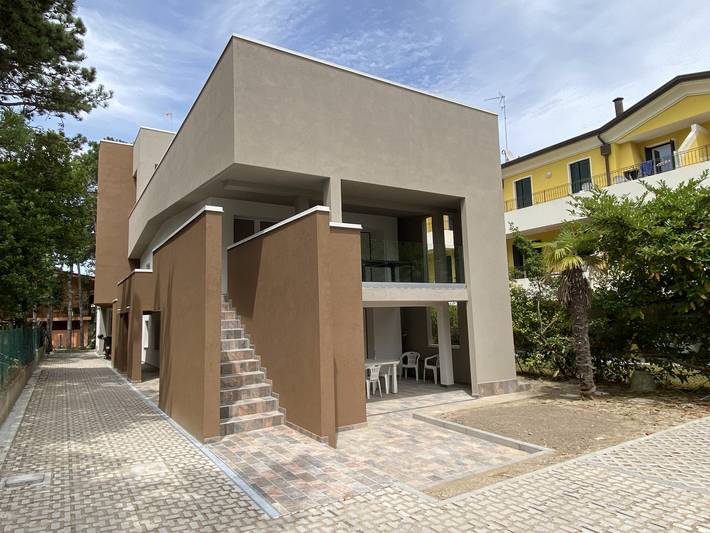 Villa für 6 Personen, mit Balkon und Garten in Bibione