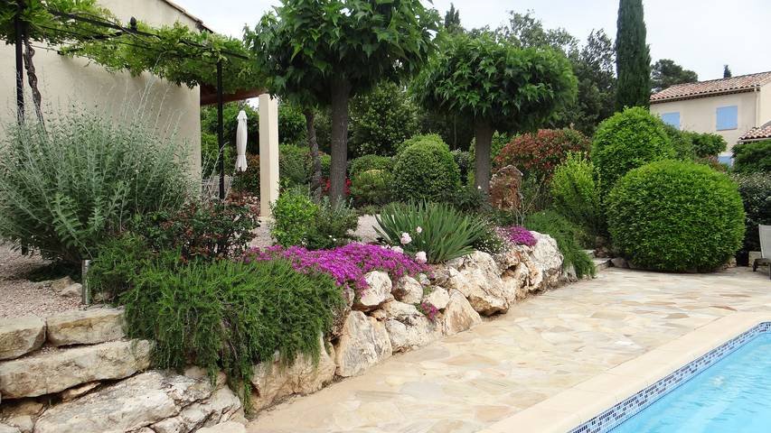 Gîte pour 8 personnes, avec piscine à Nans-les-Pins - 3