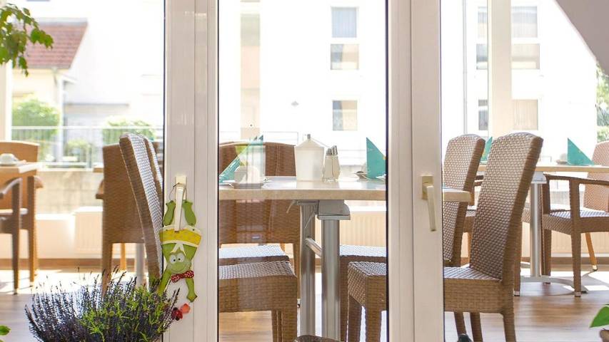 Hotel für 3 Personen, mit Terrasse und Ausblick in Bad Schussenried - 4