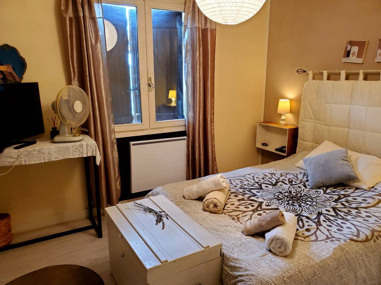 Chambres d'hôtes à la Poterie - Chambre Parme in Le Bugue, Périgord