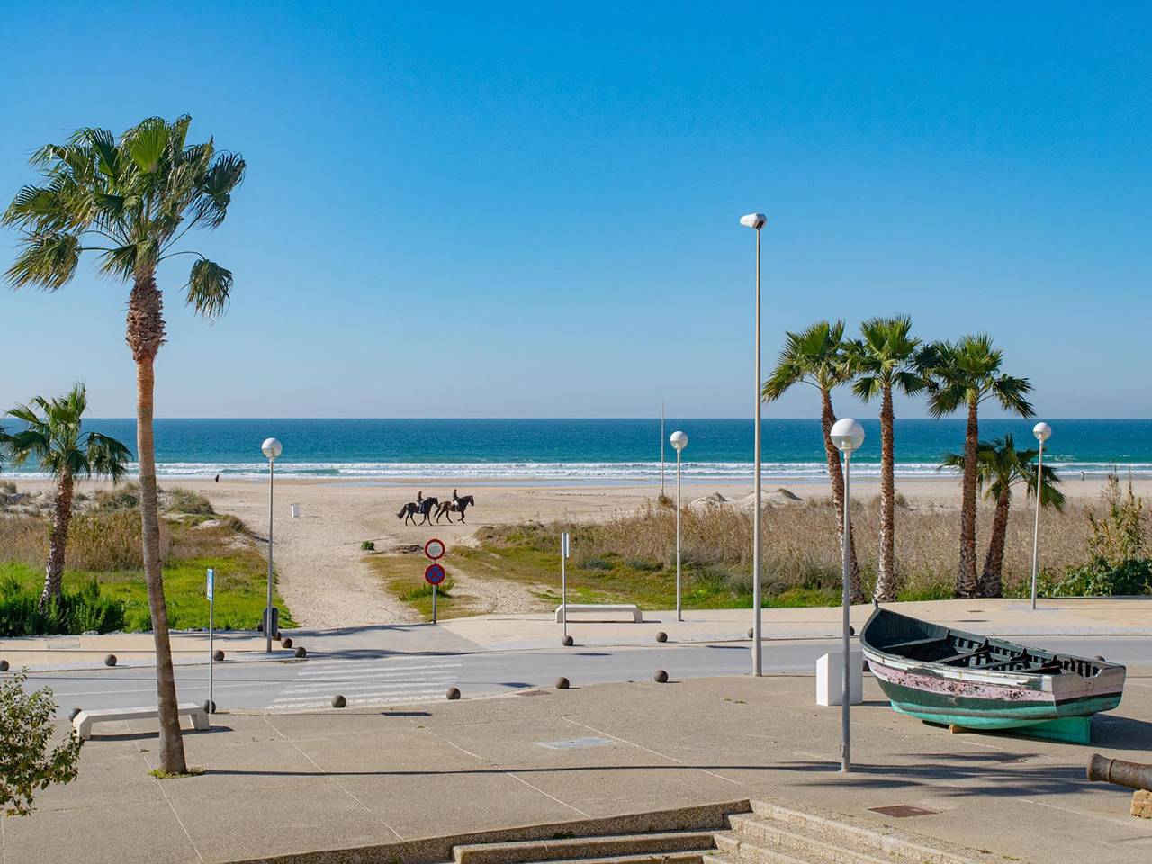Ganze Ferienwohnung, Direkt am Paseo de Atlántico von Conil gelegen, mit 180º Meerblick in Conil de la Frontera, Costa de la Luz