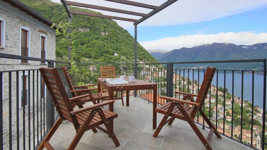 Ferienwohnung für 3 Personen, mit Terrasse und Seeblick sowie Ausblick