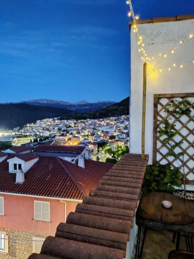 Gîte pour 2 personnes, avec terrasse, animaux acceptés à Orgosolo - 2