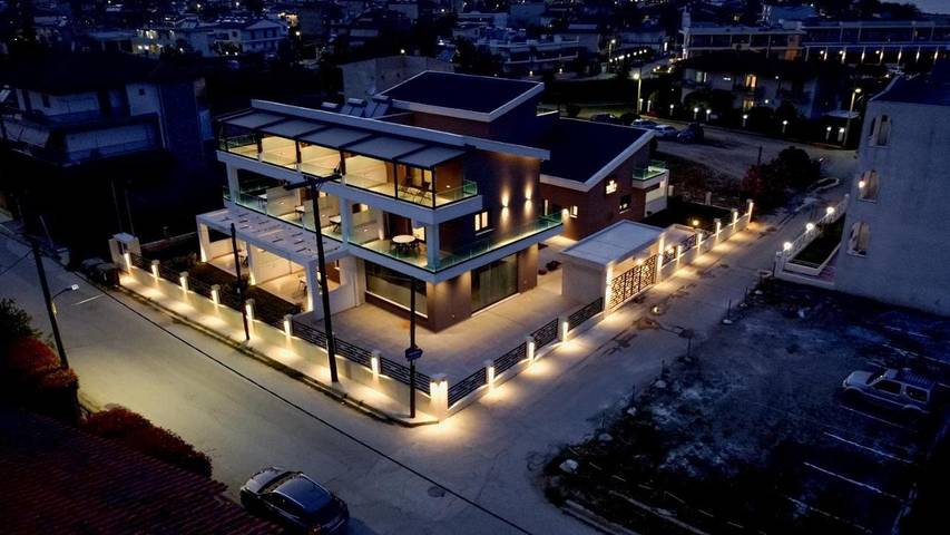 Location de vacances pour 4 personnes, avec Balcon et Terrasse ainsi que Jardin et Vue dans Stavros