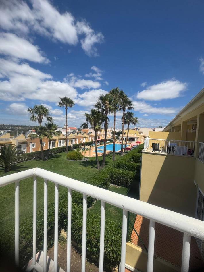 3-Bedroom Villa with Sea View in Private Condominium in Pêra