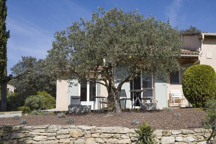 Gîte pour 4 personnes, avec terrasse et jardin