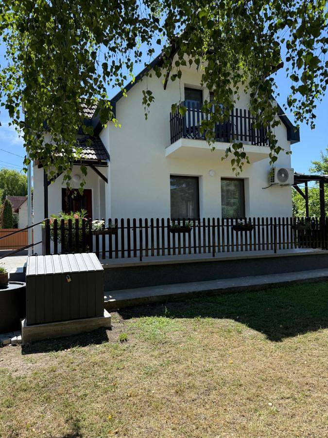 Apartament wakacyjny dla 10 osób, z Balkon i Jacuzzi oraz Taras i Ogród w Bogács