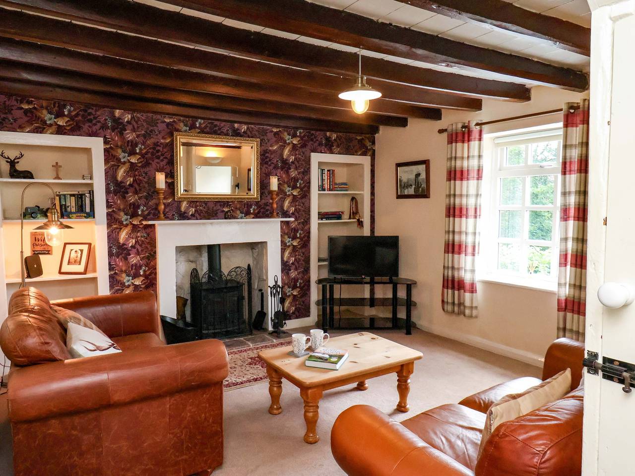 Eskdale View, 5 Hollins Cottages in North York Moors National Park
