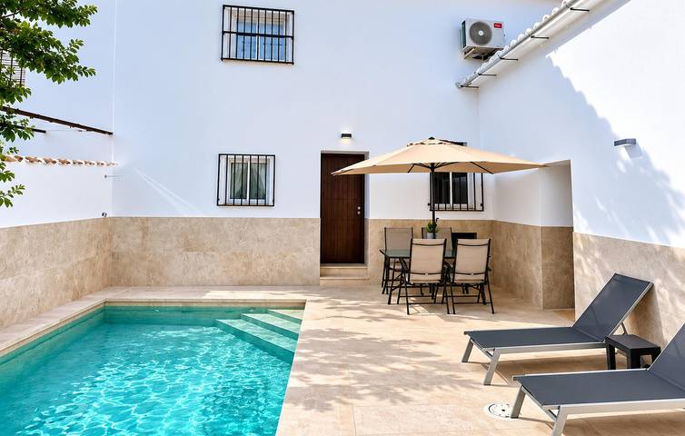 Encantador piso de 250 m² con piscina cerca del río Genil y de diversos locales de restauración in Iznájar, Sierras Subbéticas
