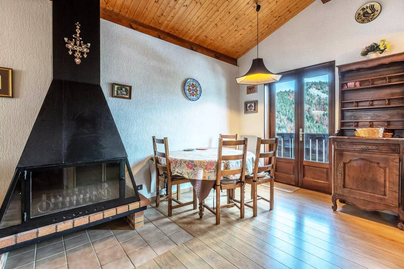 Apartamento entero, Apartamento 2 ch - esquí a pie con una hermosa vista del pueblo in La Clusaz, Región de Annecy