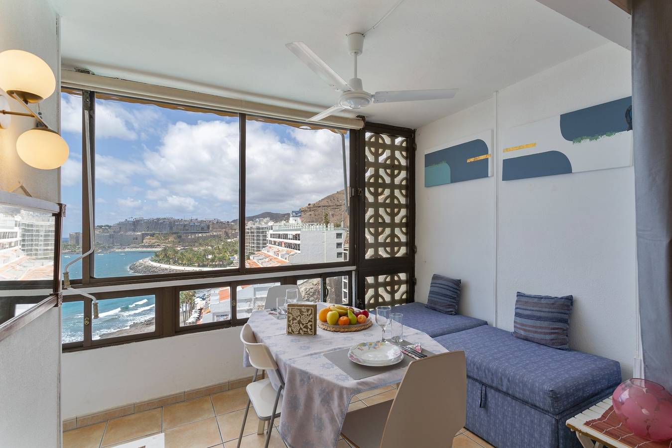 Appartement entier, Vacances "Suite Sérénité" avec vue sur la montagne, Wi-Fi et climatisation in Arguineguín, Grande Canarie du Sud
