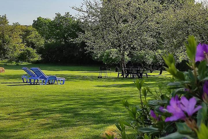 Gîte pour 6 personnes, avec Terrasse et Jardin à Commana