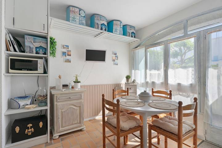 Gîte pour 2 personnes, avec bassin pour enfant et jardin à Saint-Palais-sur-Mer - 4