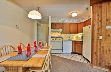 Vacation Apartment for 6 Guests in Killington, Vermont, Picture 2