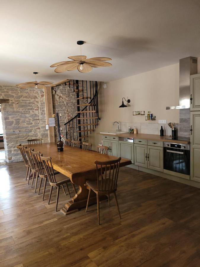 Chambre d’hôte pour 14 personnes, avec terrasse dans le Jura - 4