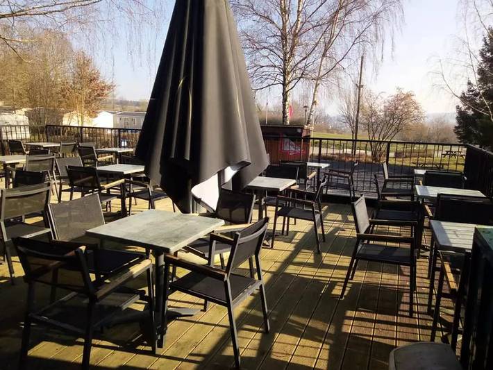 Camping pour 10 personnes, avec terrasse et piscine, animaux acceptés en Belgique - 4