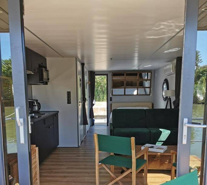 Deluxe King Room in Gallician, Vauvert