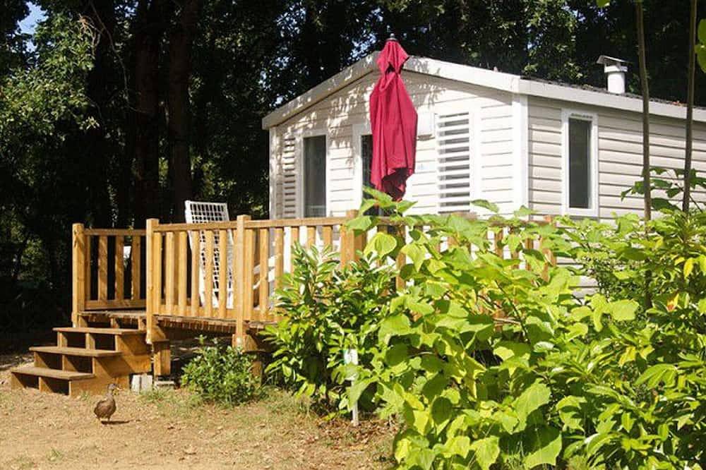 Mobil home avec Terrasse - Confort pour 2 personnes in Saint-Sornin, Région de Rochefort