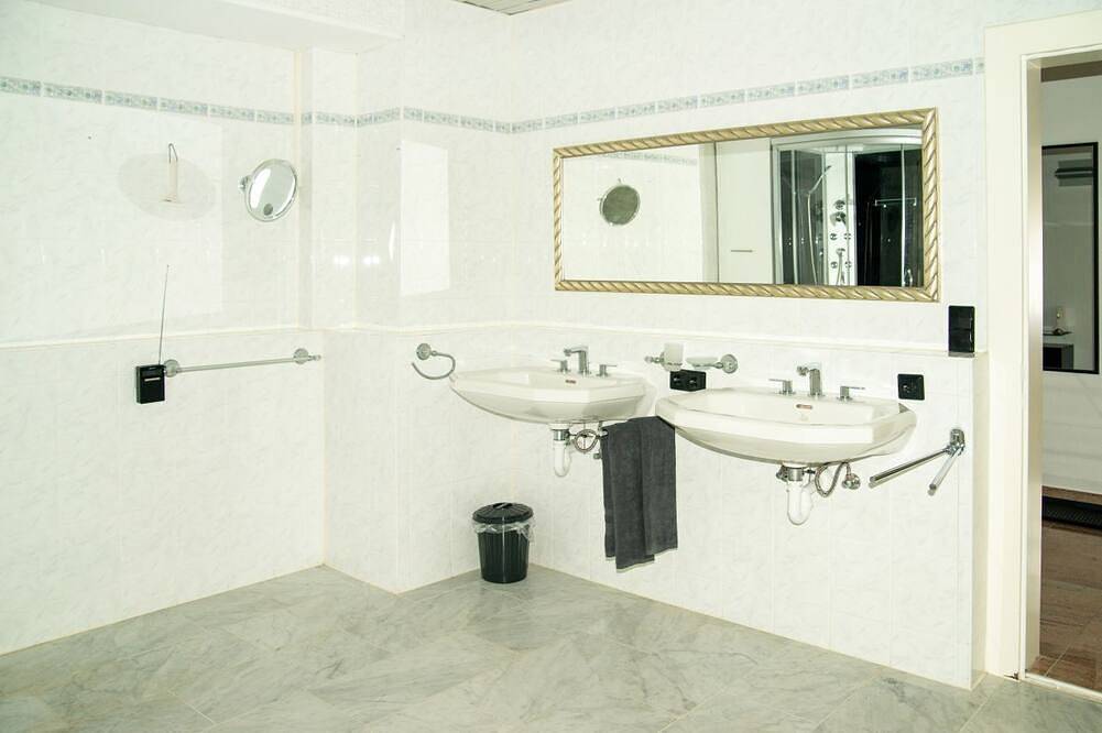 Ganze Wohnung, Großzügig geschnittene Ferienwohnung mit Freisitz in Jagsthausen, Stuttgart Region
