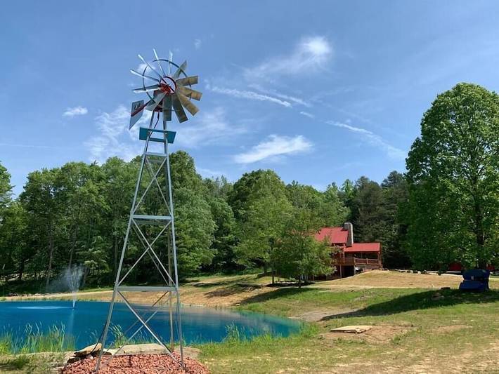Vacation rental for 12 people, with yard and hot tub in Hocking Hills