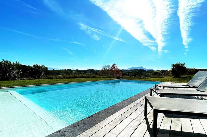 Maison de vacances pour 10 personnes, avec jardin et terrasse à Ahetze