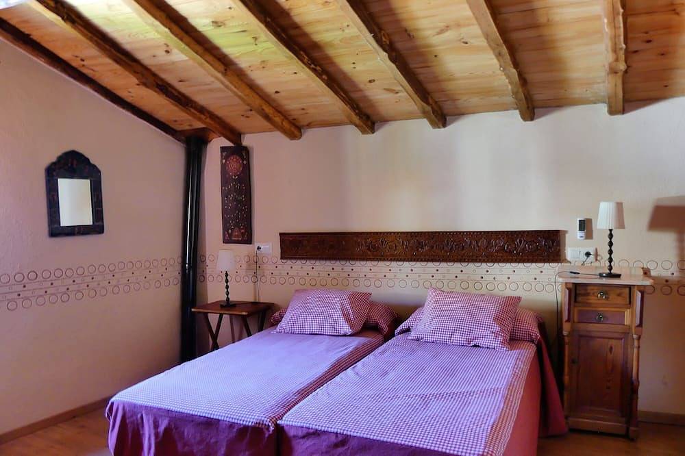 La Zambrana rural house in Pinofranqueado, Cáceres Region