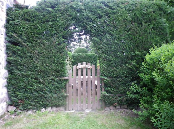 Gîte pour 4 personnes, avec terrasse ainsi que jardin et piscine dans le Puy-de-Dôme - 3