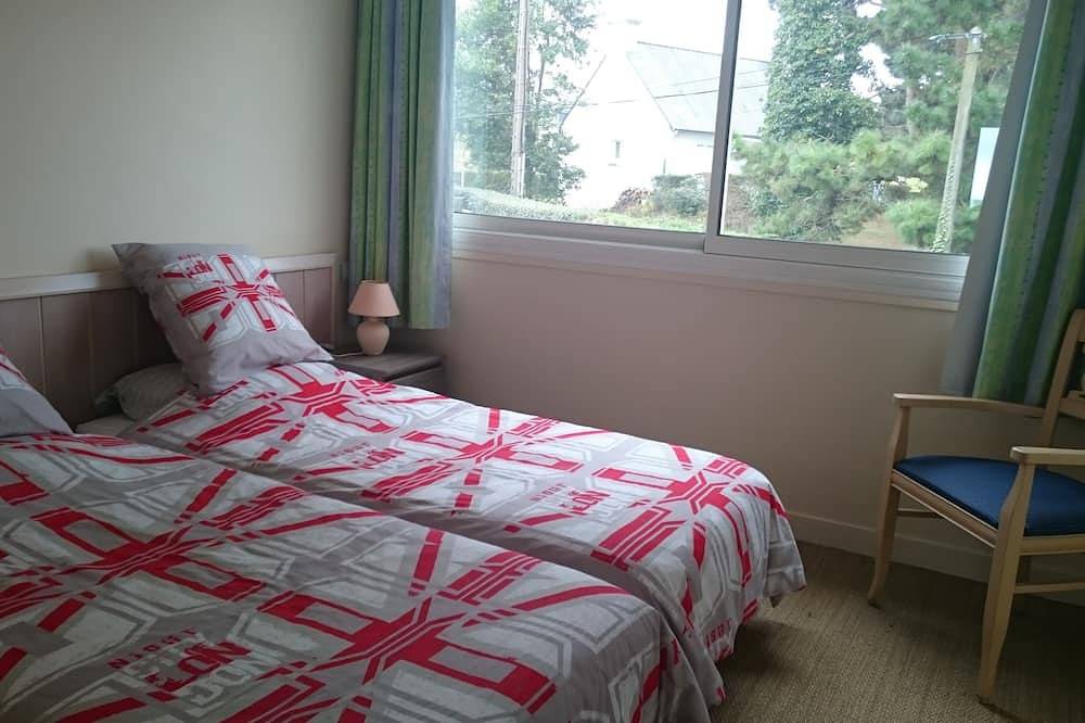 Entire apartment, Residence Cotes d'Armor, sea view, indoor pool, Wifi, beach walk in Plestin-les-Grèves, Ceinture Dorée