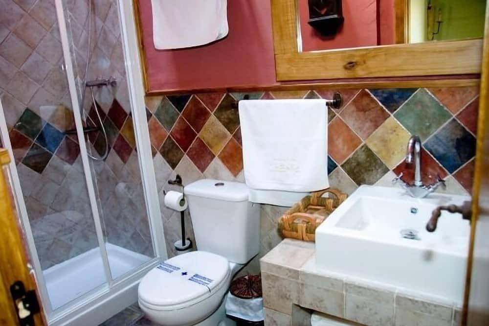 Casa rural con Spa (Jacuzzi y Sauna) ideal para grupos y rutas de senderismo/Btt in Braojos de la Sierra, Provincia de Madrid