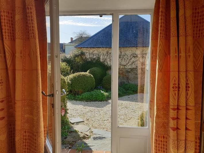 Chambre d’hôte pour 3 personnes, avec terrasse ainsi que vue et jardin, animaux acceptés dans Mayenne - 3