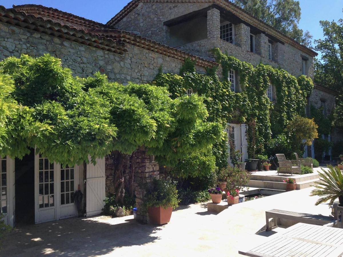 Deluxe King Room in Saint-Paul-en-Forêt, Côte méditerranéenne (France)