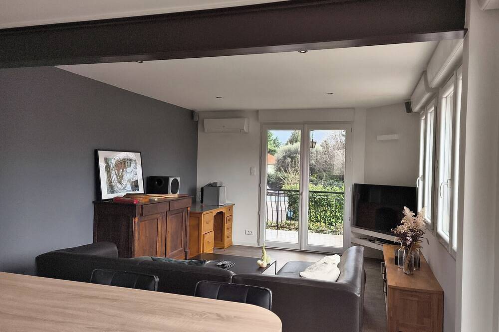 Entire apartment, 2-bedroom apartment Vaucluse in Sorgues, Vaucluse