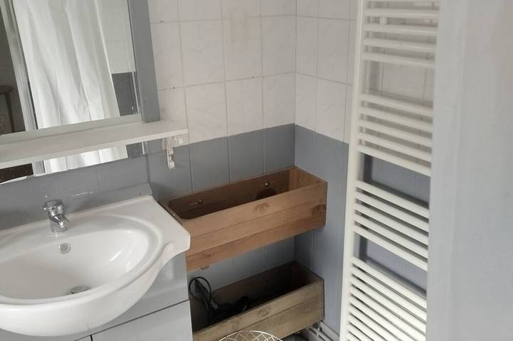 Pleasant 1-bedroom townhome in charming Bruère-Allichamps in Bruère-Allichamps, Saint-Amand-Montrond