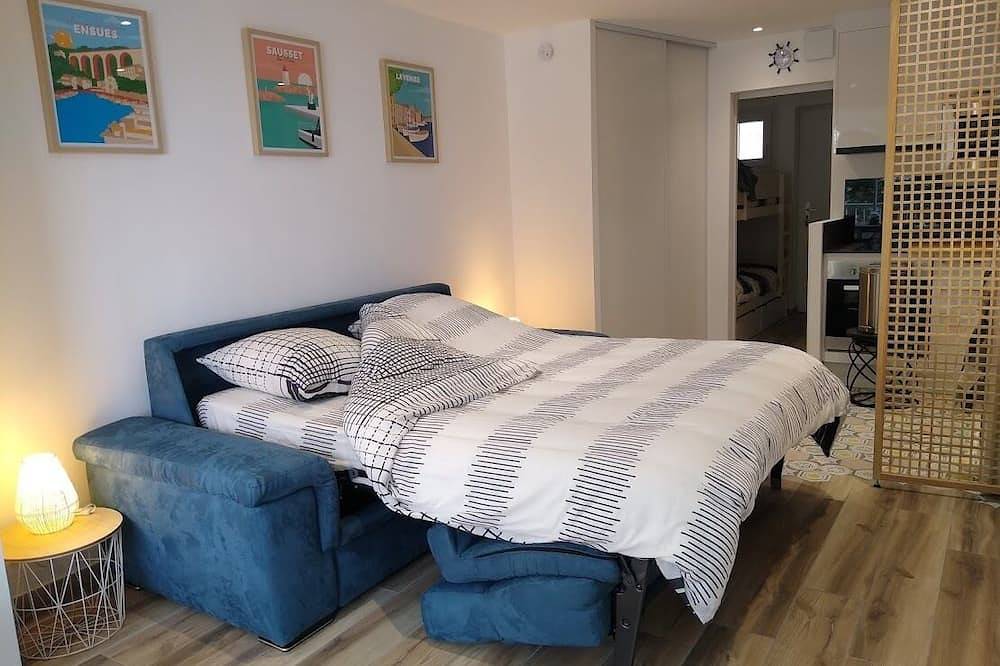 Appartement entier, Appartement 32 m² à Carro 4 personnes vue mer à  100 metres de la plage in Martigues, Côte méditerranéenne (France)