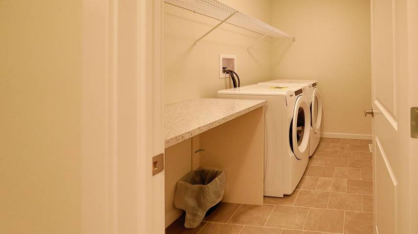 Vacation rental for 10 people, with hot tub in Edmonton