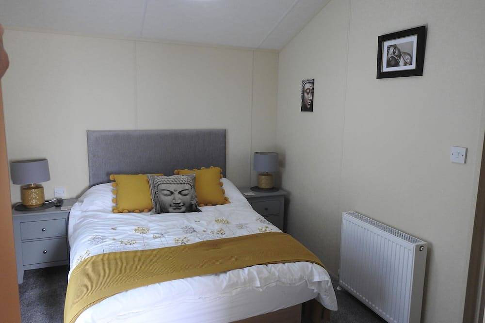 Luxury Lodge on quiet holiday park in Burgh Castle, Great Yarmouth