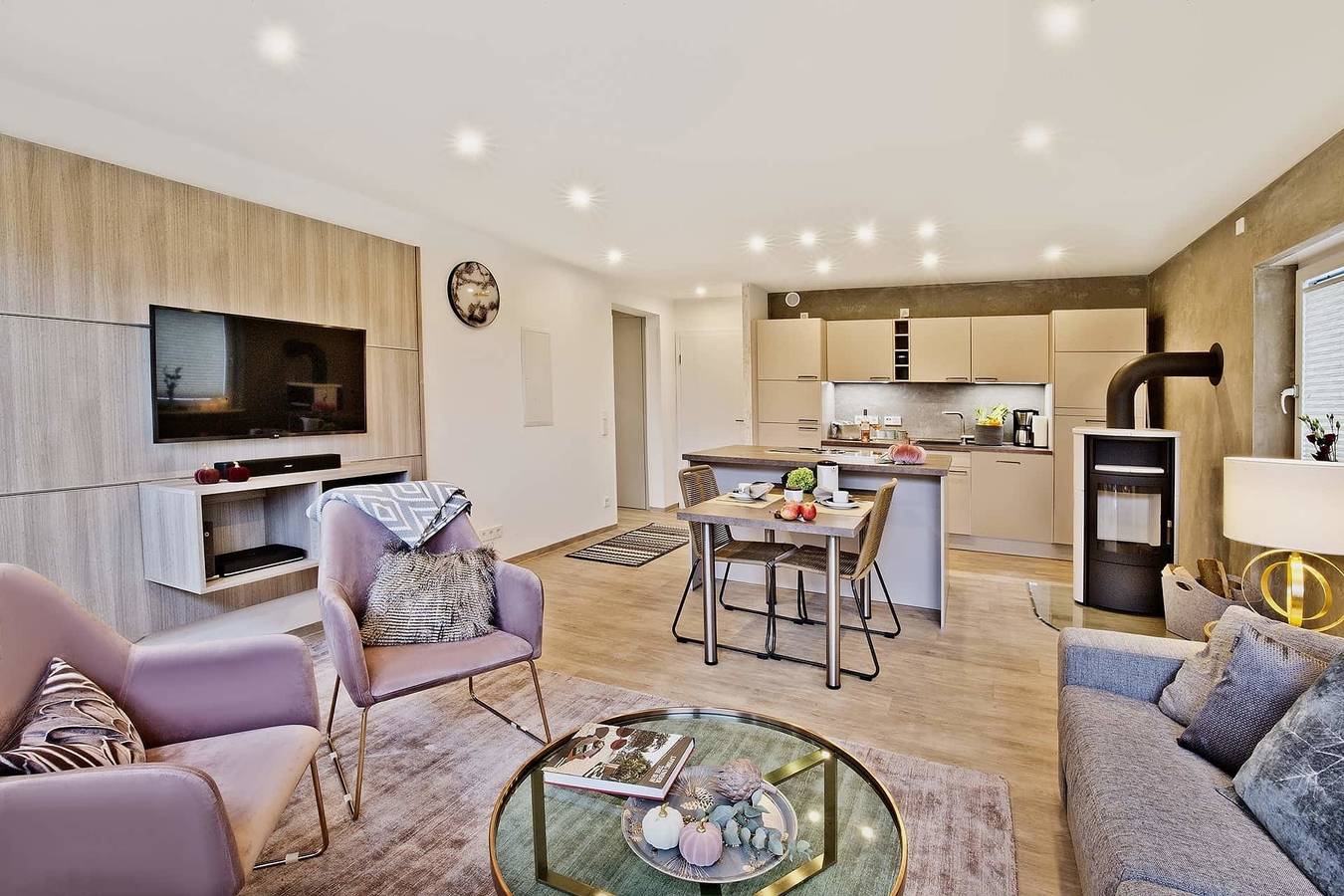 Ganze Ferienwohnung, Kaminfeuer in Höhr-Grenzhausen, Westerwald