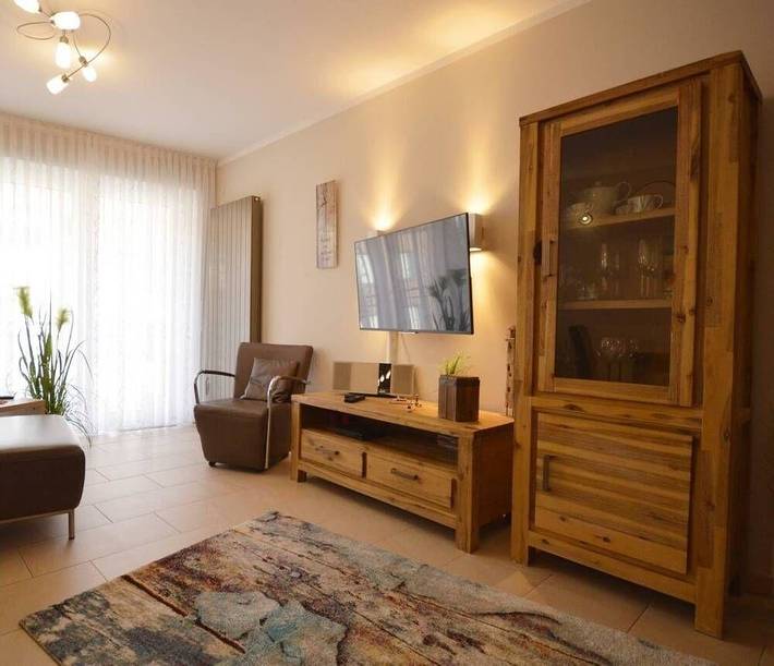 Ferienwohnung für 4 Personen, mit Balkon und Garten in Norddeich Mole