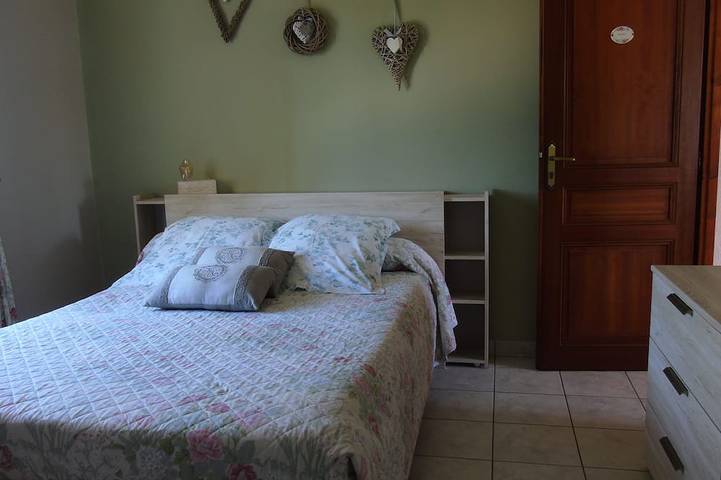 Location de vacances pour 6 personnes, avec terrasse ainsi que piscine et jardin à Moulis-en-Médoc - 2