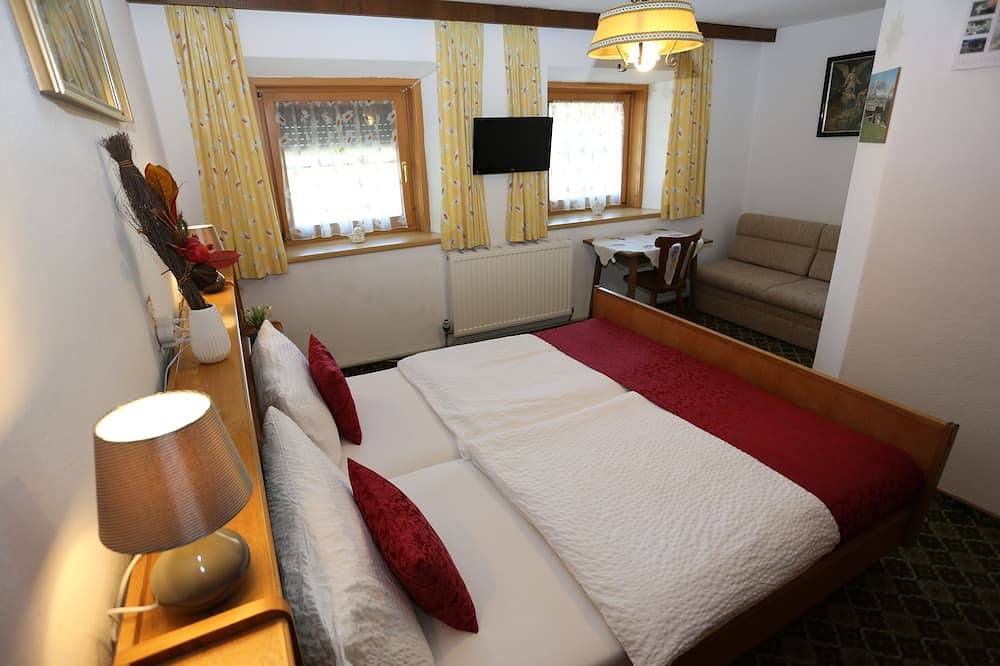 Ganze Wohnung, Ferienhaus Wechner.\n1 Wohnung Erdgeschoss.1 Wohnung 1 Stock verbunden-o-getrennt in Häselgehr, Allgäuer Alpen (Österreich)